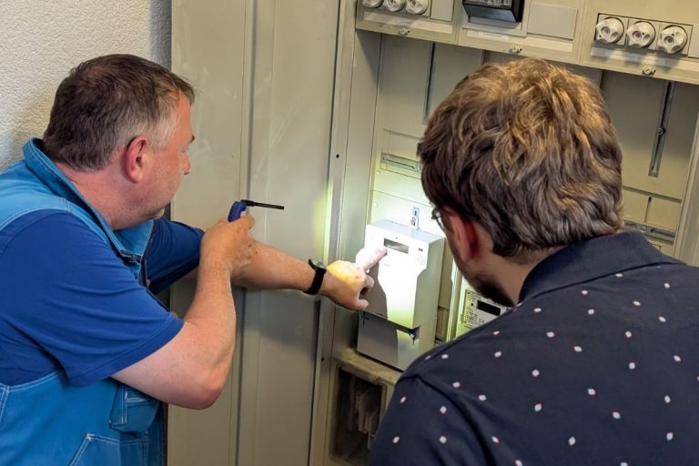 Zählerplatzinstallation vom Elektroinstallateur in Albstadt – Fachgerechte Beratung und Montage Elektroinstallateur bei der Zählerplatzinstallation in Albstadt mit Beratung und Service für Kunden in Balingen und Reutlingen.